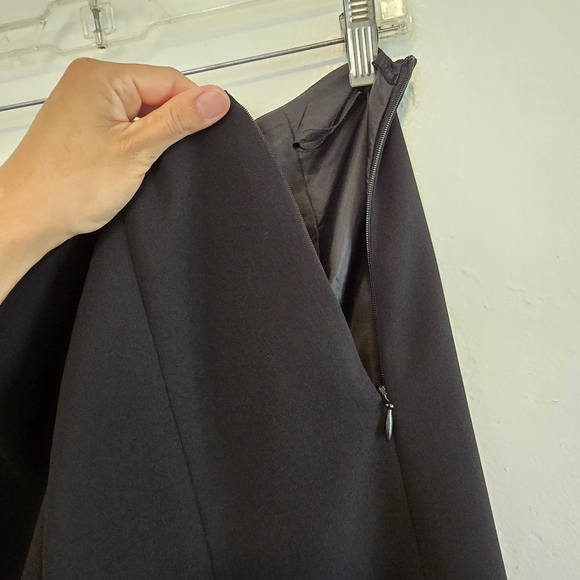 Calvin Klein - Black A-Line Suit Skirt - Picture 4 of 11
